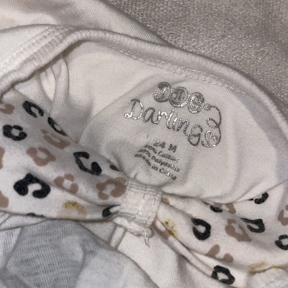 White shirt with leopard print‎ size 24 mos - Picture 3 of 3